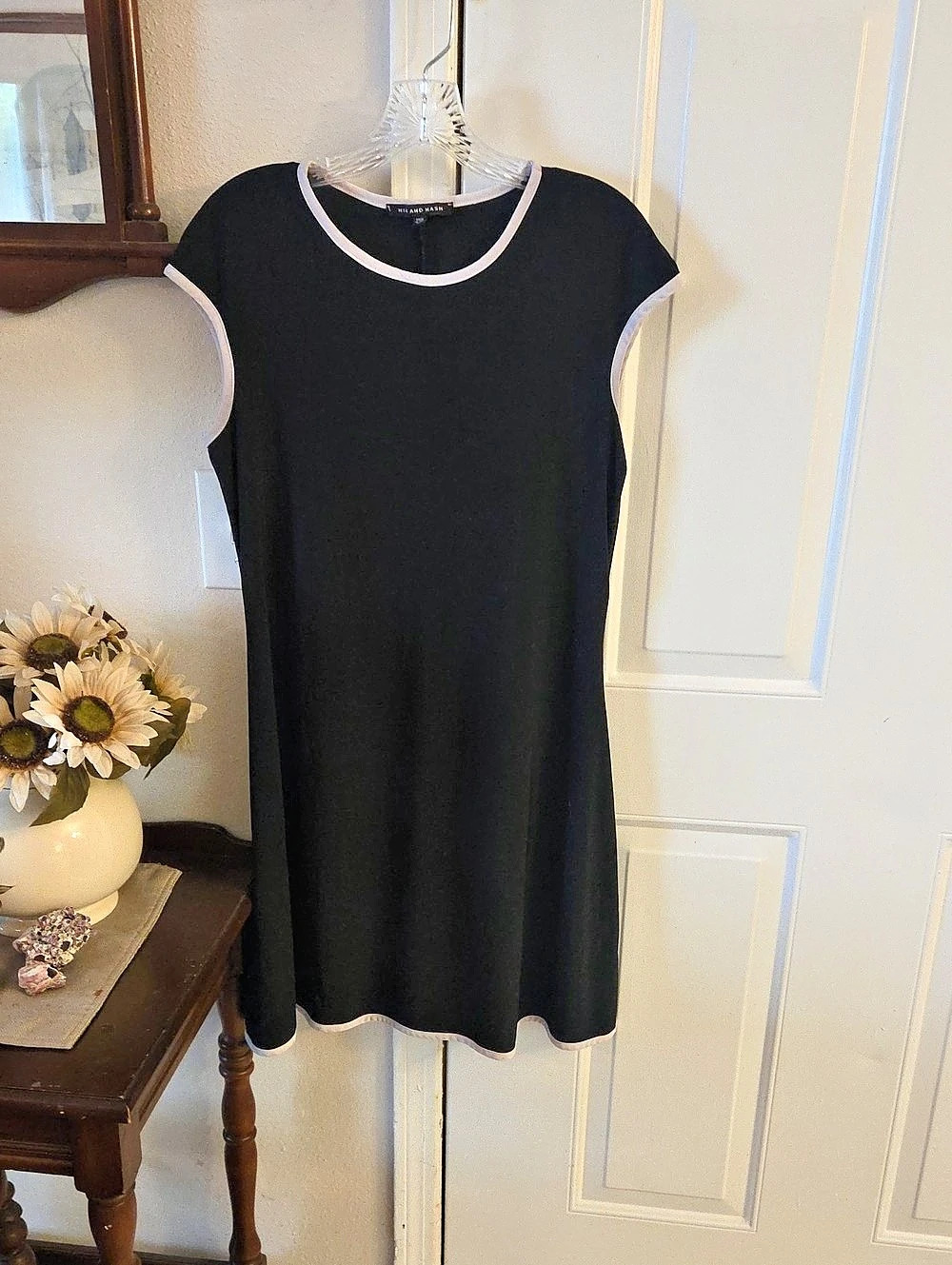 NIK AND NASH Contrast Trim Mini Dress Size Large Like New